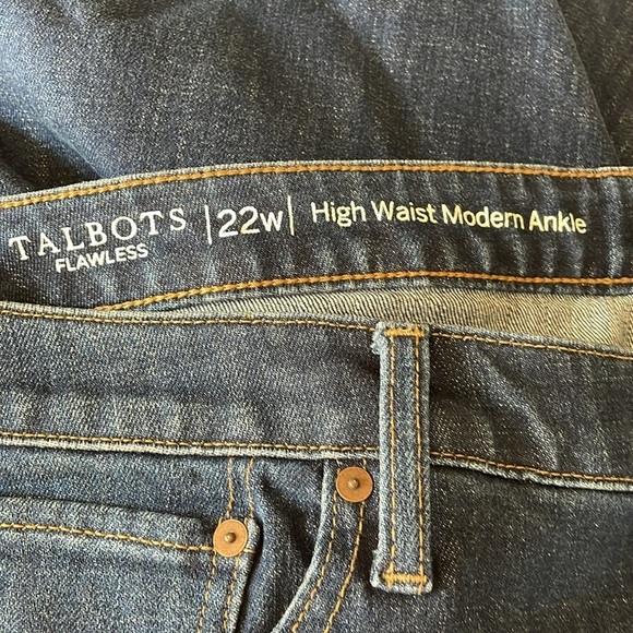 NWT. Talbots 22W Flawless High Waist Modern Ankle Straight Leg Jeans. - Picture 4 of 10